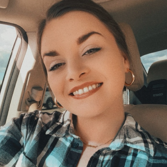 Meet your Posher, Taylor - Picture 1 of 1